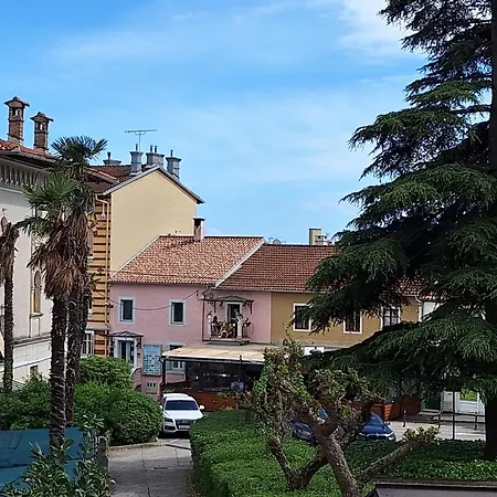 Knezgrad Apartman Lovran