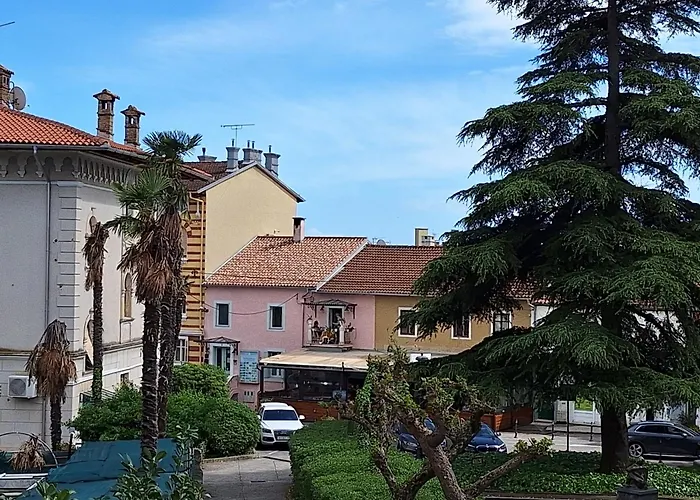 Knezgrad Апартаменты Ловран
